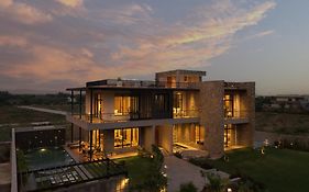 Saffronstays Abhinandan Villa - 4Br Jaipur Villa With Private Pool, Bathtubs, Gazebo Bonfire & Lawns Facing The Aravallis
